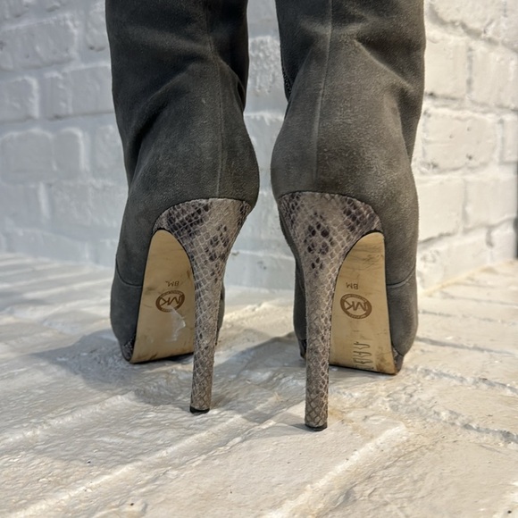 Michael Kors Tall Suede Grey Boot, size 8, 4.5 heel snakeskin details on heel - Picture 5 of 12